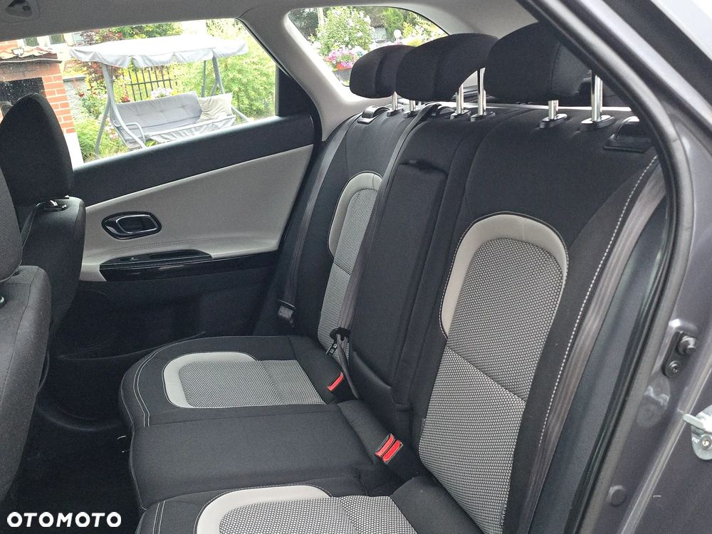 Kia Ceed 1.6 GDI Vision - 23