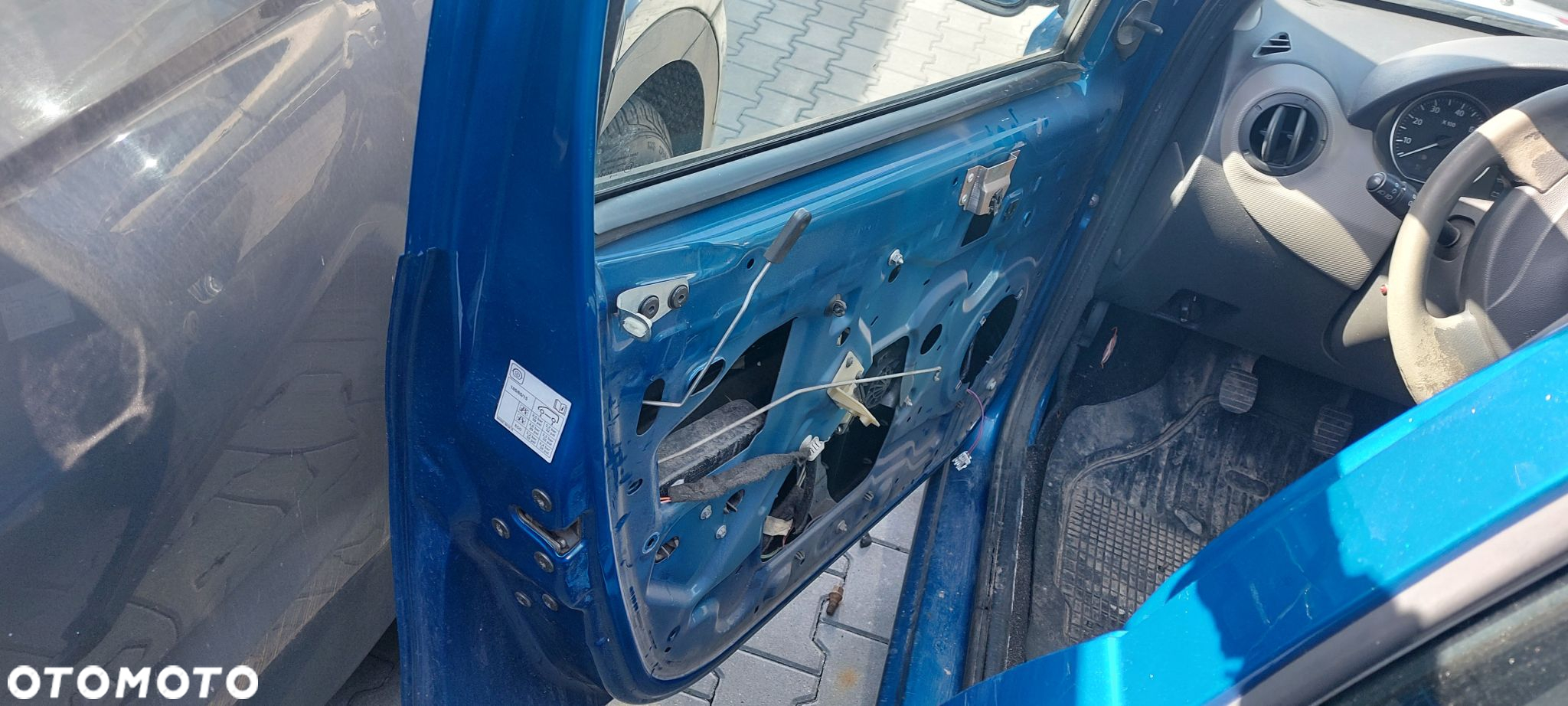 DRZWI KOMPLETNE LEWY PRZÓD DACIA SANDERO I TERNA 5D - 2