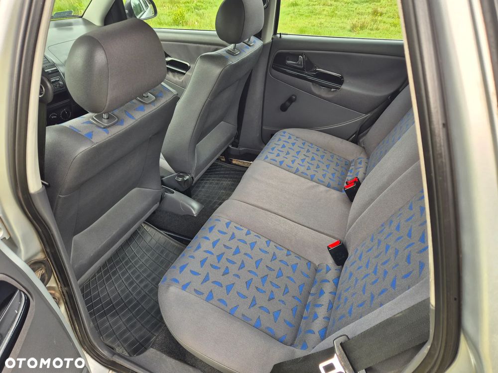 Seat Ibiza 1.4 16V Entry - 8