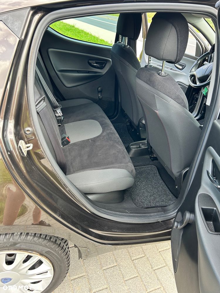 Lancia Ypsilon 0.9 Platinum S&S - 15