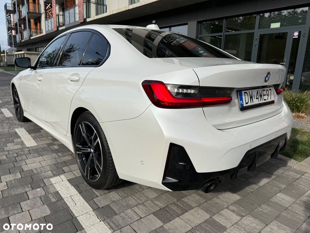 BMW Seria 3 2023 photo 2