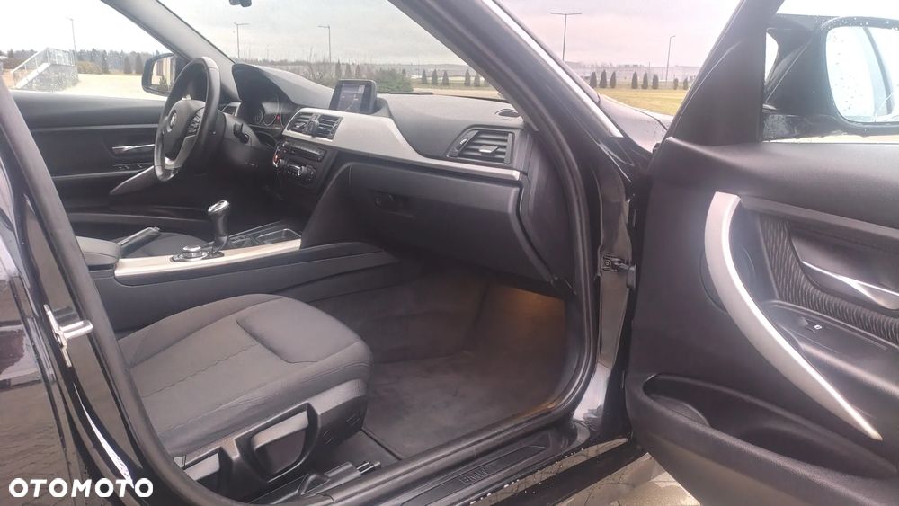 BMW Seria 3 - 39