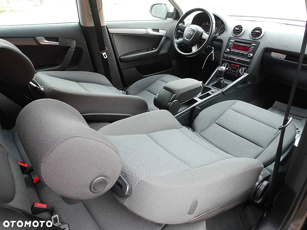 Audi A3 Sportback 1.6 TDI Ambiente - 16