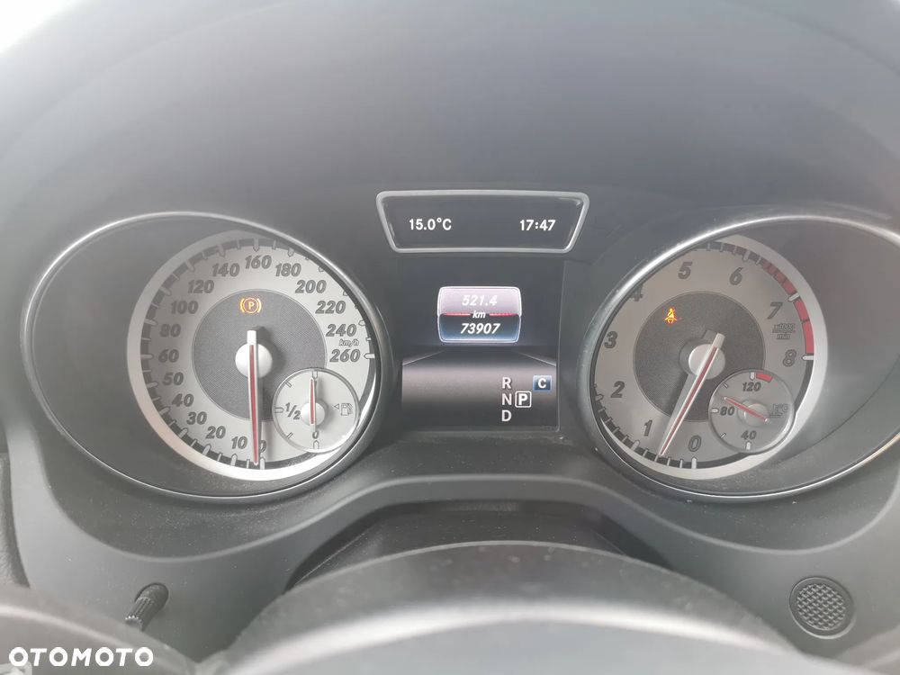 Mercedes-Benz GLA - 10