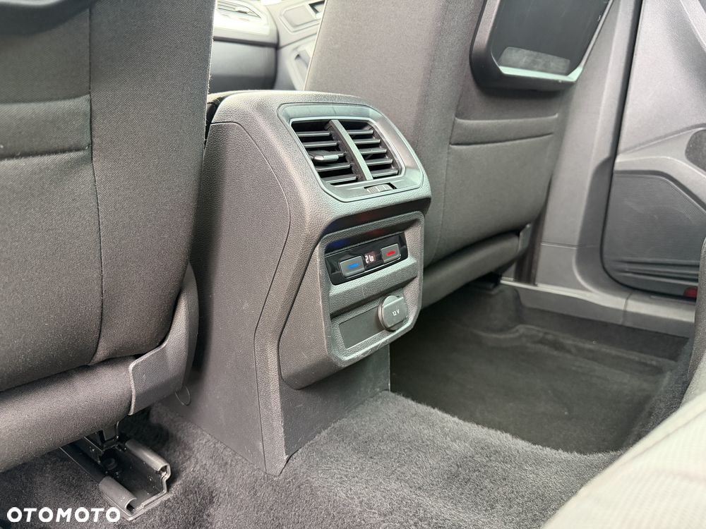 Volkswagen Tiguan - 33