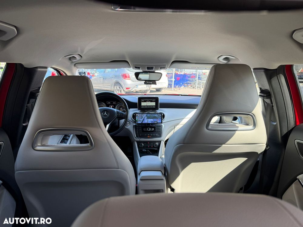 Mercedes-Benz GLA - 14