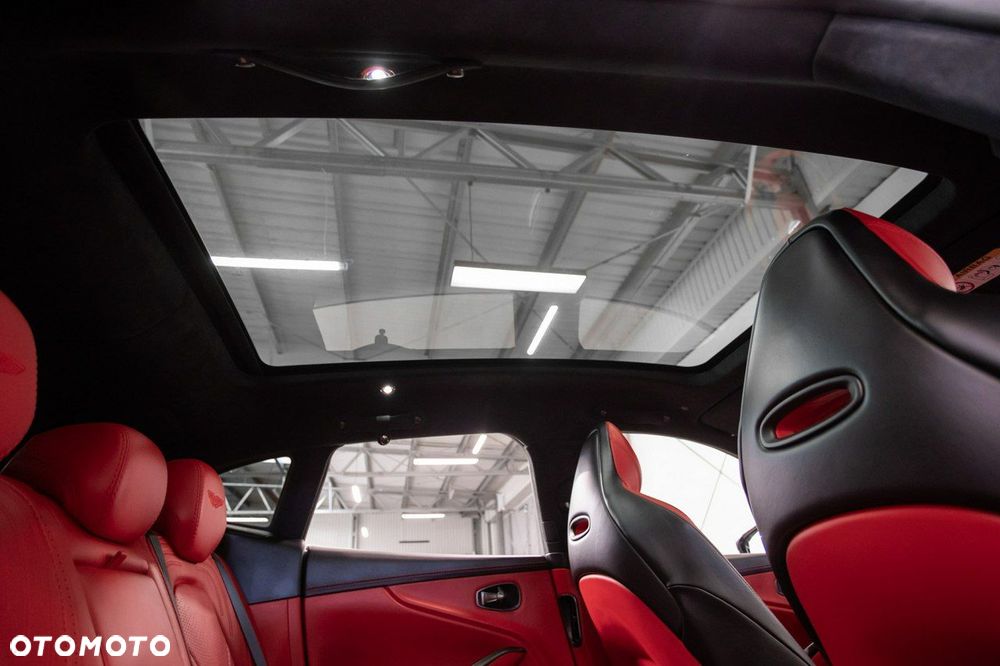 Aston Martin DBX Standard - 36