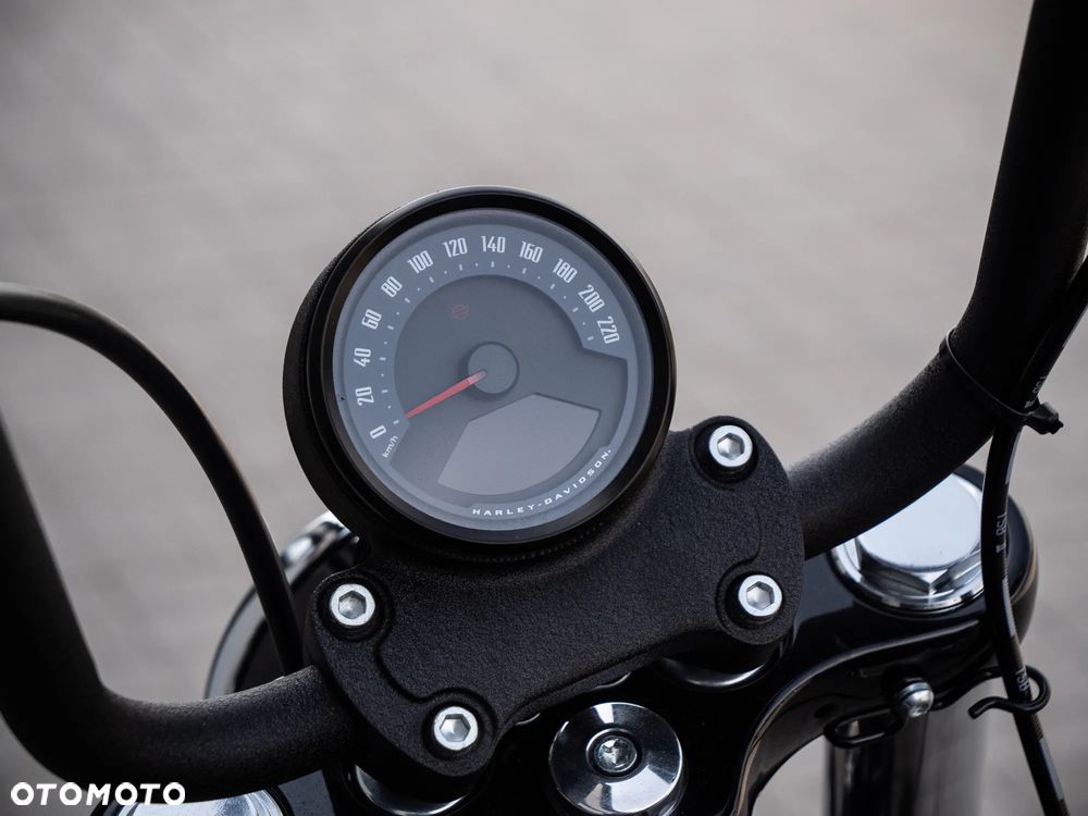 Harley-Davidson Softail Street Bob - 25