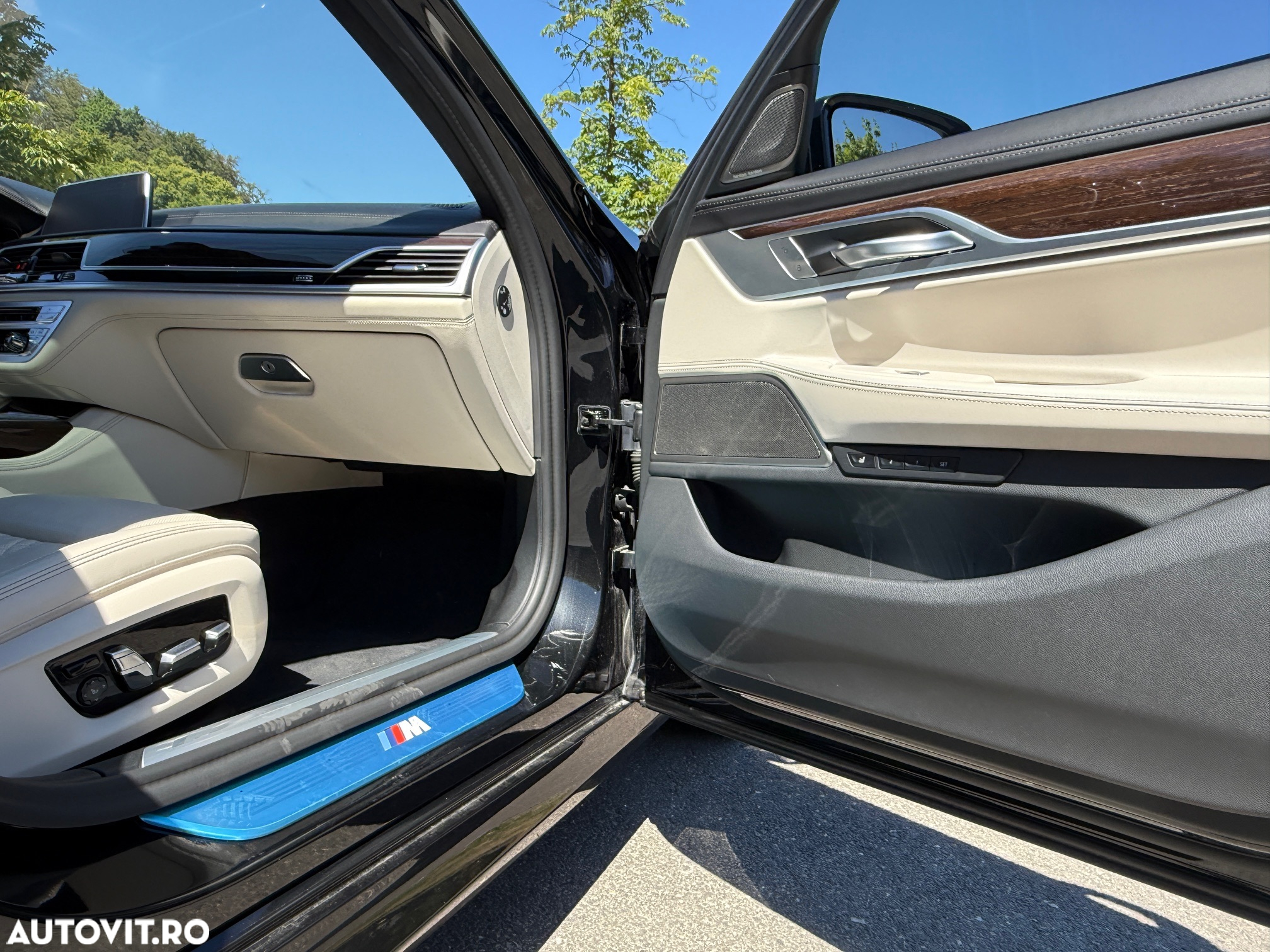 BMW Seria 7 750Li xDrive - 26