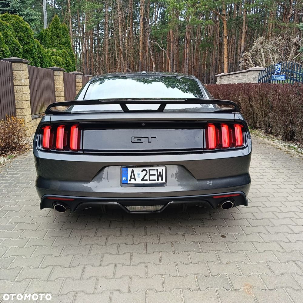 Ford Mustang - 2