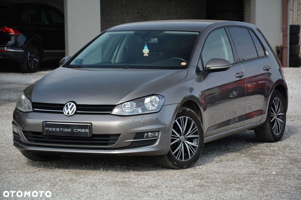Volkswagen Golf - 6