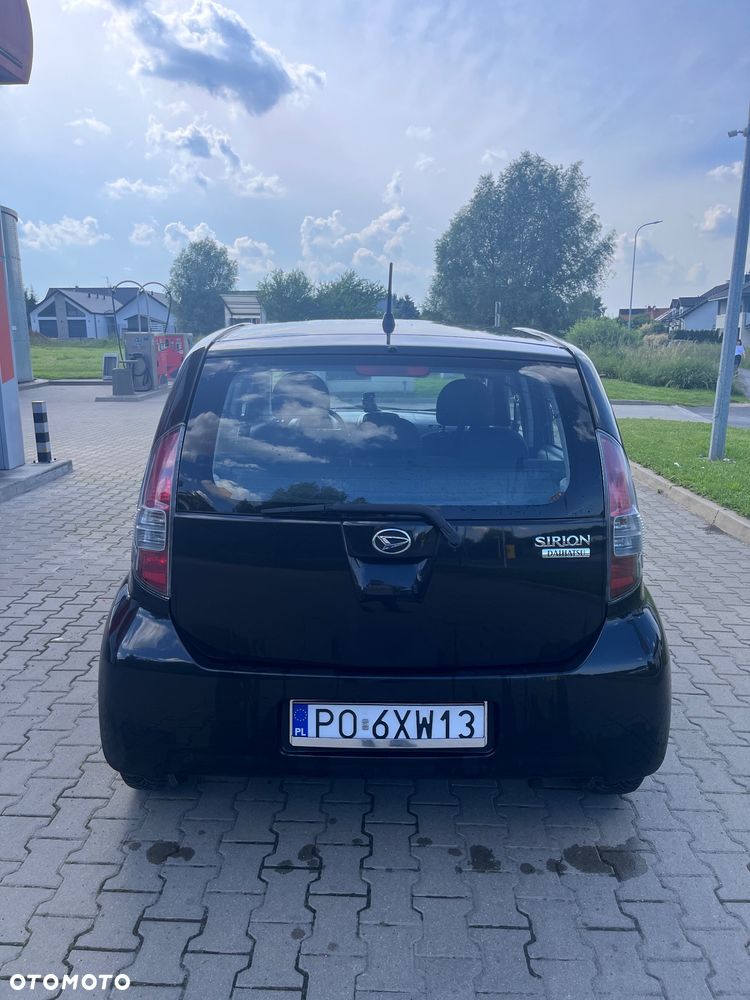 Daihatsu Sirion 1.0 - 5