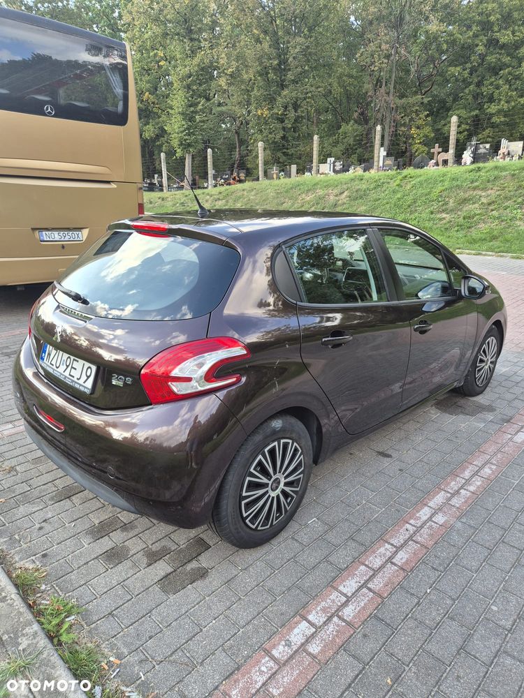 Peugeot 208 2013 photo 5