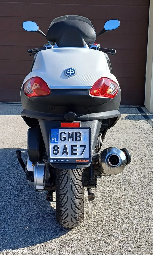 Piaggio MP-3 - 4