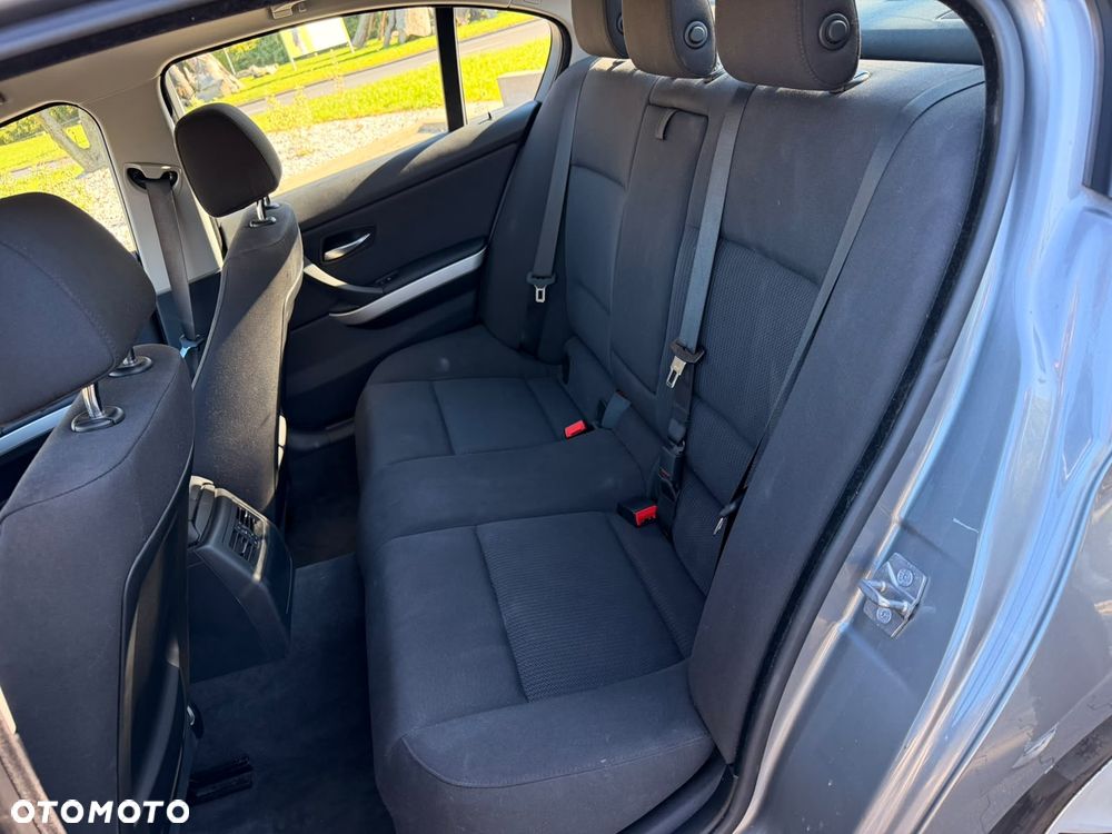 BMW Seria 3 - 16