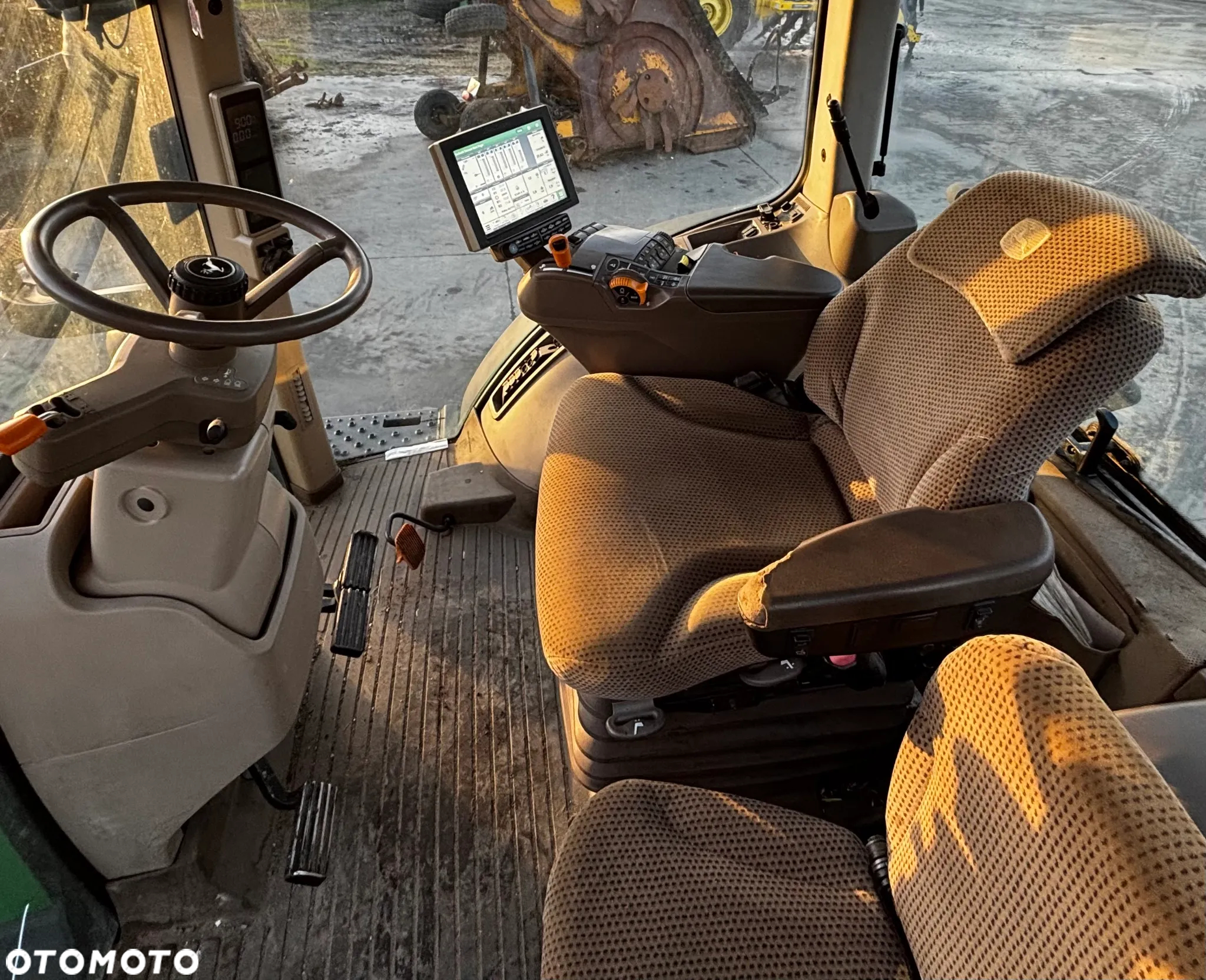 John Deere 8320R - 6
