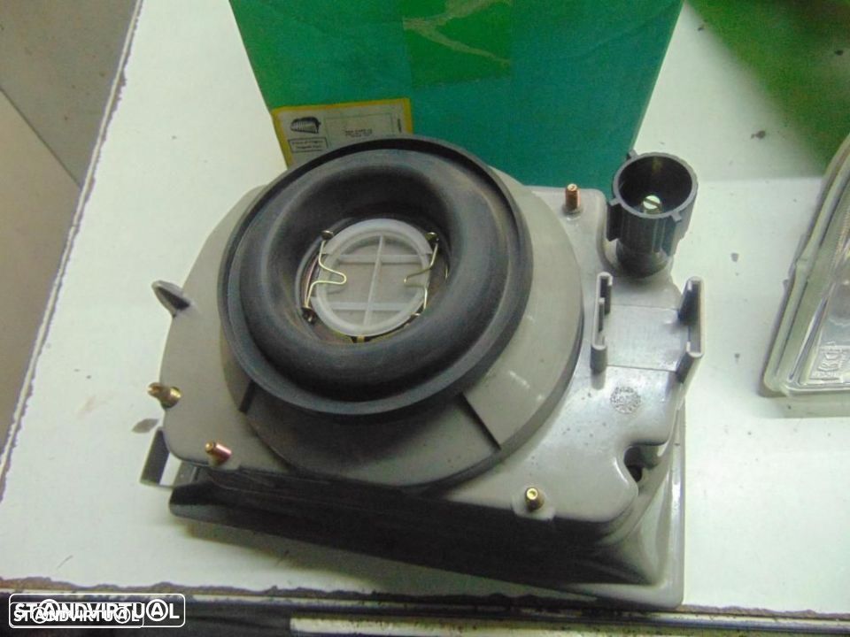 Renault Trafic a partir de 1988 farol frontal esquerdo - 5