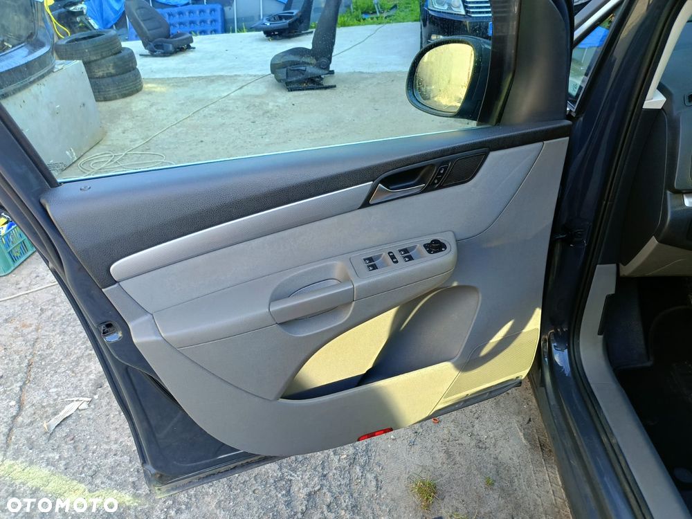 Volkswagen Sharan - 8