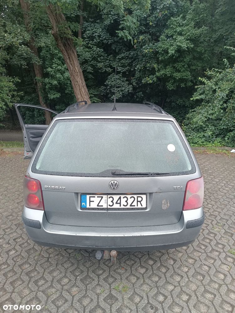 Volkswagen Passat 1.9 TDI Comfortline - 5