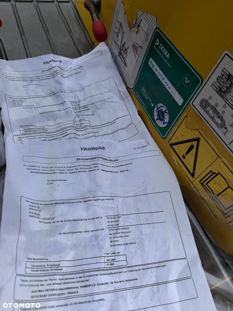 Yanmar SV08-1AS Japońska Minikoparka Gąsienicowa. Koparka 1,1 tony. Maszyna jak Nowa. 2017rok. Pochodzi z Norweskiego Gospodarstwa Ogrodniczego! 2 Rozsuwane Podwozie. Dokumentacja. Dodatkowe sekscje Hydrauliczne na młot lub wiertnice. Ani deka luzów czy wycieków. Szybkozłącze. Skrętne ramię. OKAZJA Zadbana Maszyna! Bardzo oszczędny silnik Yanmar. Mocne pompy Hydrauliczne!! 851mtg. Ani deka luzów czy wycieków, Aktualna Dekra. Po serwisach! - 5