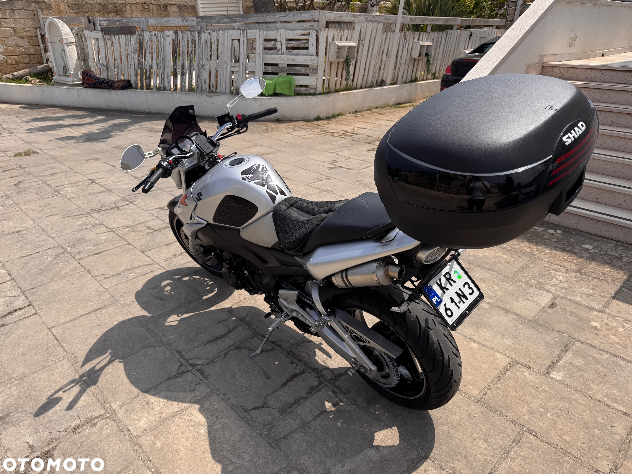 Suzuki GSR - 5