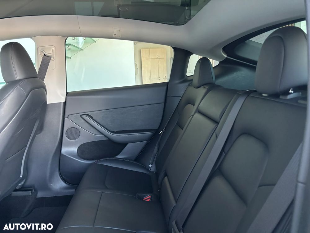 Tesla Model Y - 13
