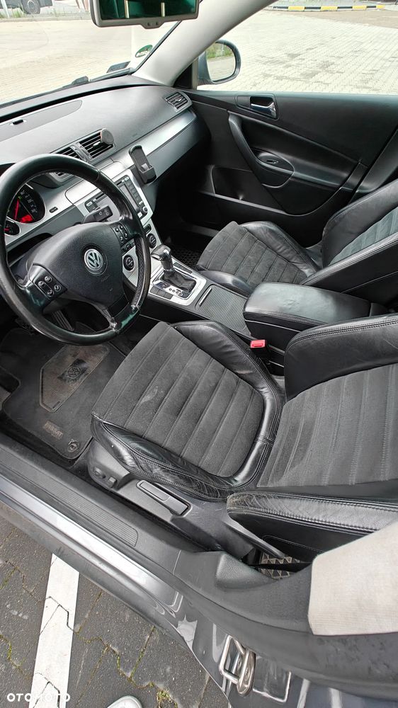 Volkswagen Passat 3.2 V6 FSI 4Mot Sportline DSG - 16