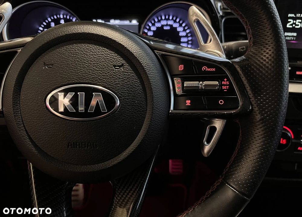 Kia ProCeed 1.6 T-GDI GT DCT - 14