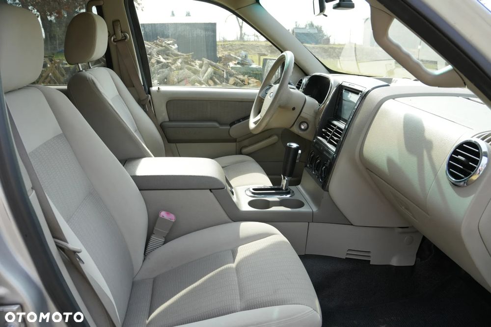 Ford Explorer 4.0 - 6