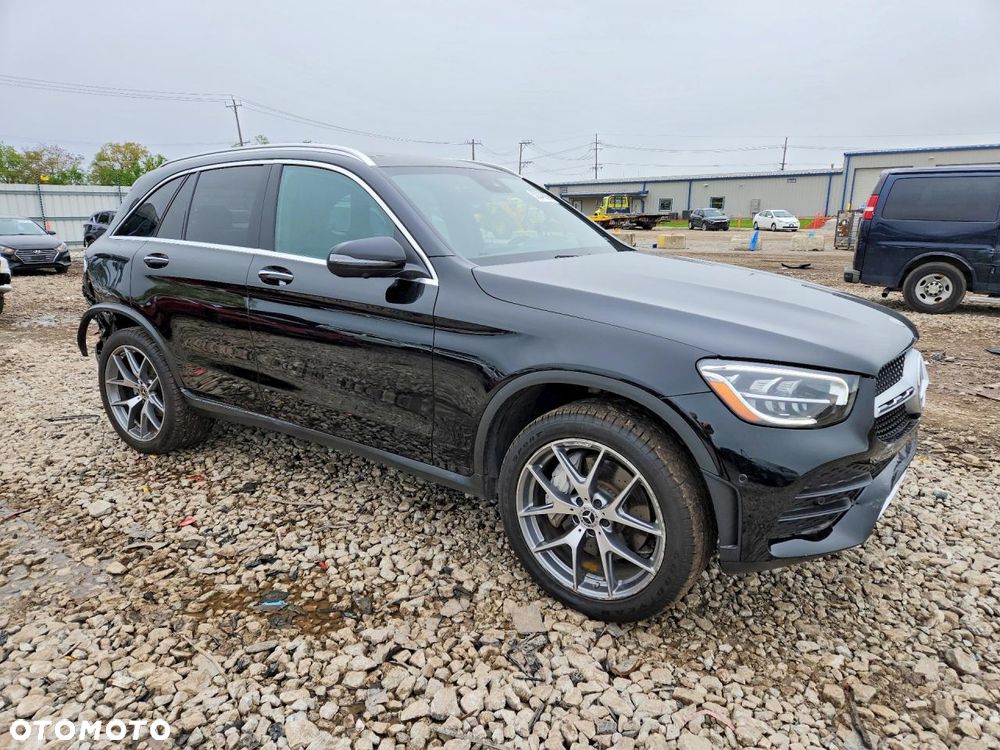 Mercedes-Benz GLC 300 4-Matic - 4