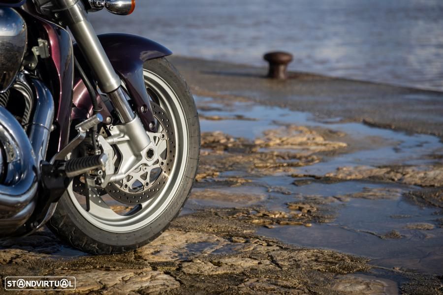 Suzuki Intruder - 14