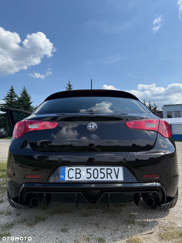 Alfa Romeo Giulietta 1750 TBi Quadrifoglio Verde - 2
