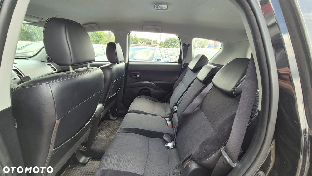 Peugeot 4007 - 13
