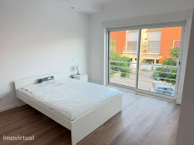 QUARTOS PARA ARRENDAMENTO EM MORADIA NOVA | PINHAL NOVO - Grande imagem: 4/17