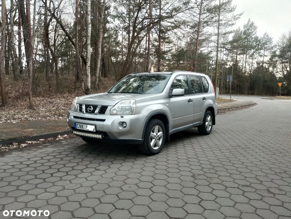 Nissan X-Trail 2.0 dCi 4x4 DPF Automatik SE - 2