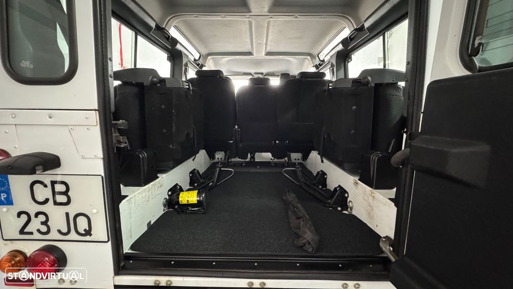 Land Rover Defender 110 DPF E - 33