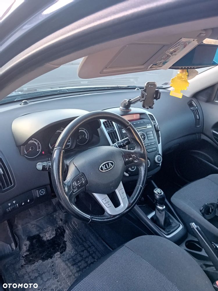 Kia Ceed 1.6 CVVT ISG Spirit - 11