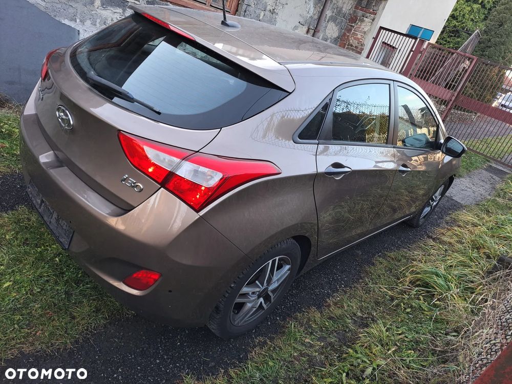 Hyundai i30 i30cw 1.4 CRDi Advantage - 2