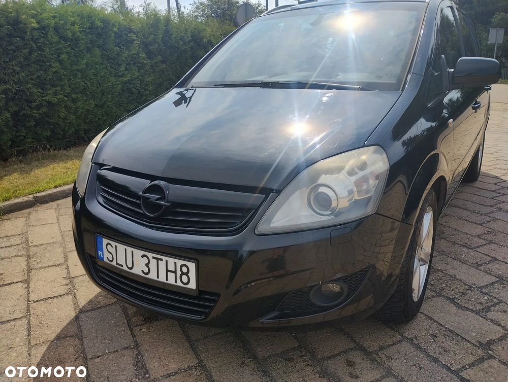 Opel Zafira 1.8 Cosmo - 1