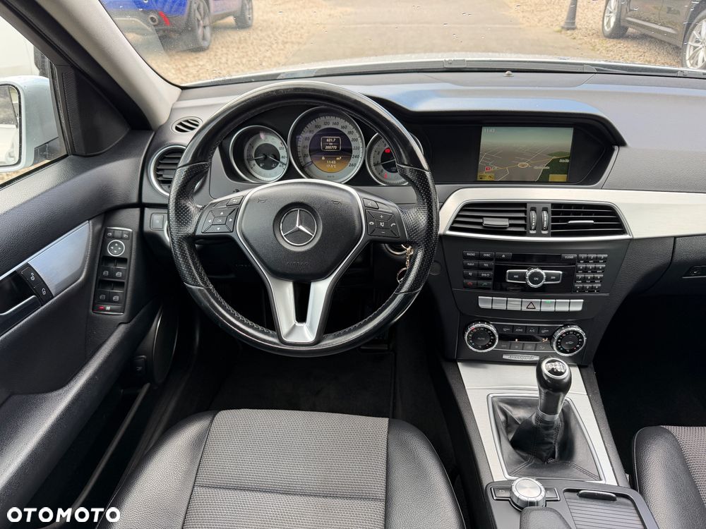Mercedes-Benz Klasa C 180 CGI BlueEff Avantgarde - 9