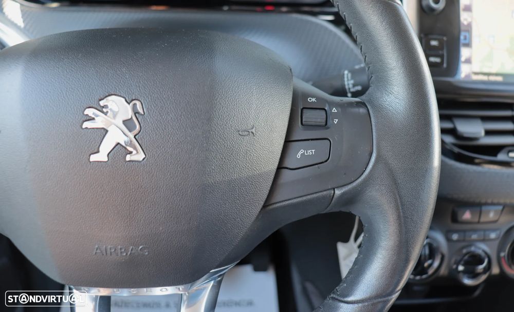 Peugeot 2008 1.2 PureTech Style - 24
