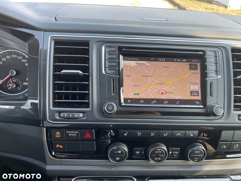 Volkswagen Multivan - 10