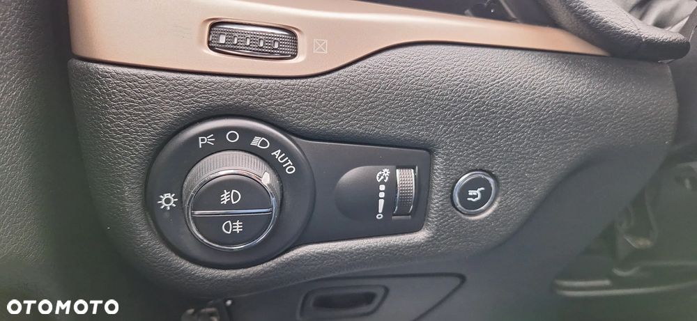 Jeep Cherokee 2.0 MJD Active Drive I Longitude - 14