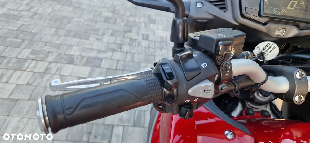 Honda VFR - 15