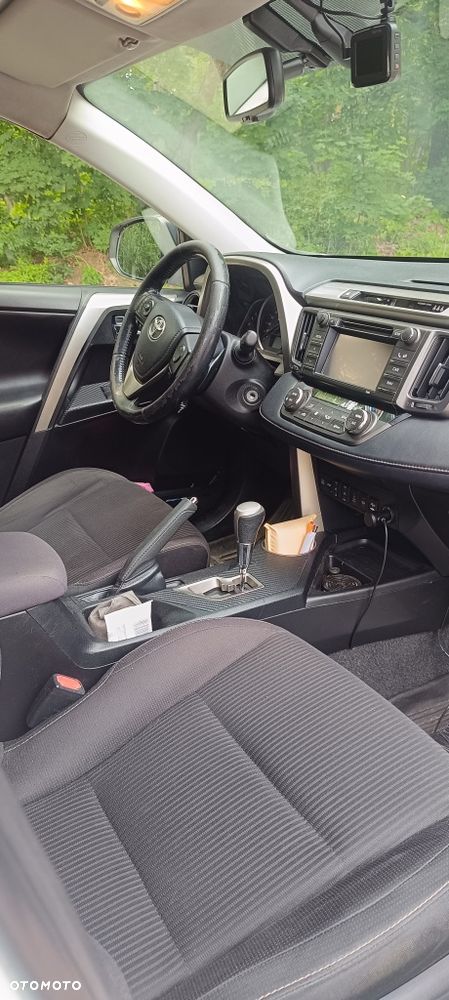 Toyota RAV4 - 6
