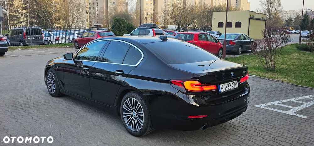 BMW Seria 5 530i Sport Line - 4