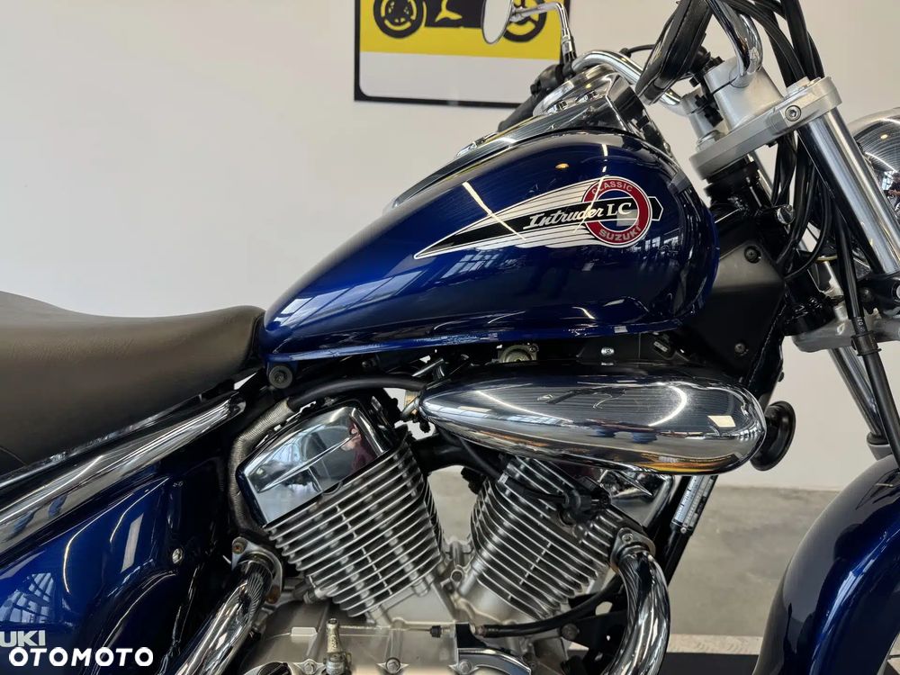 Suzuki Intruder - 12