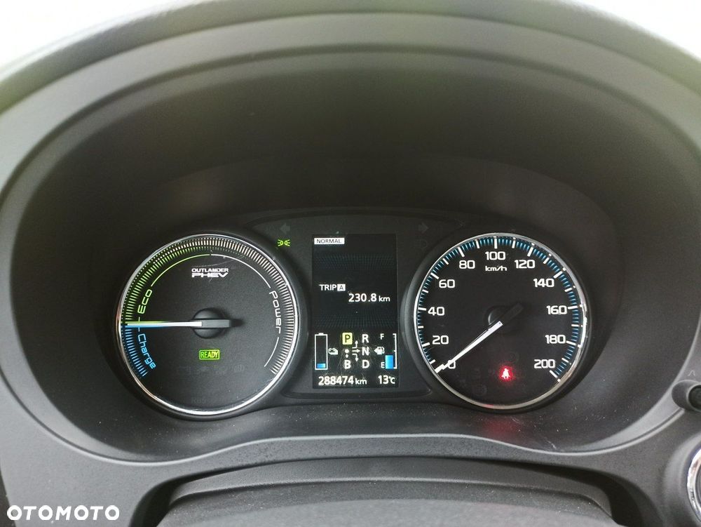 Mitsubishi Outlander - 20