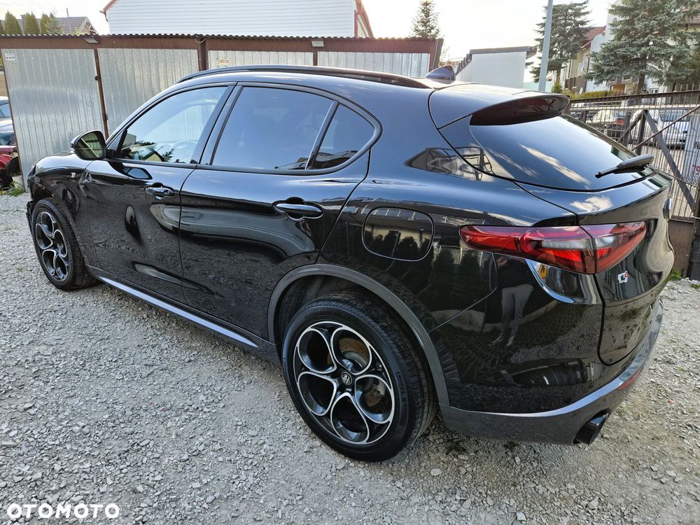 Alfa Romeo Stelvio 2.0 Turbo 16V AT8-Q4 Ti - 18