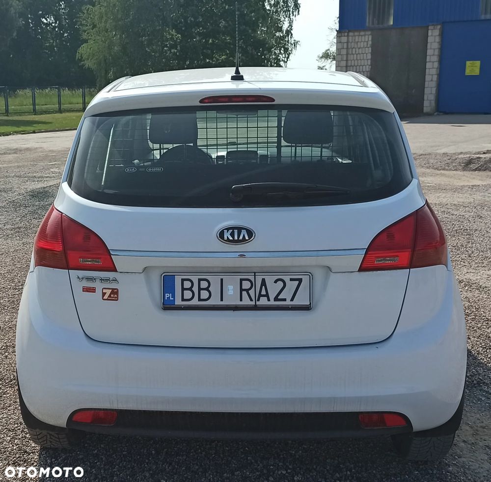 Kia Venga - 5